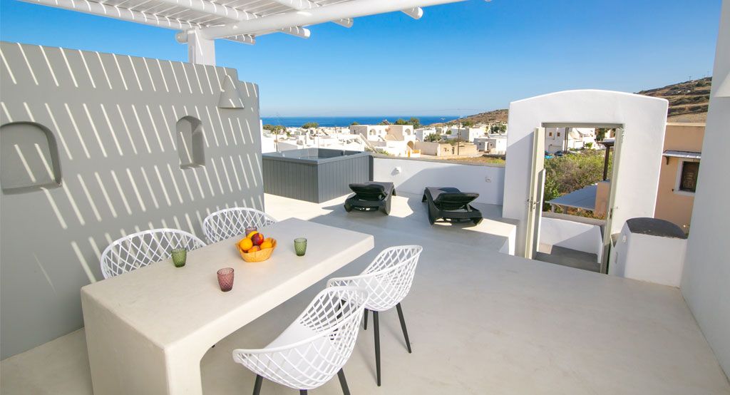 DELUXE VILLA WITH HOT TUB